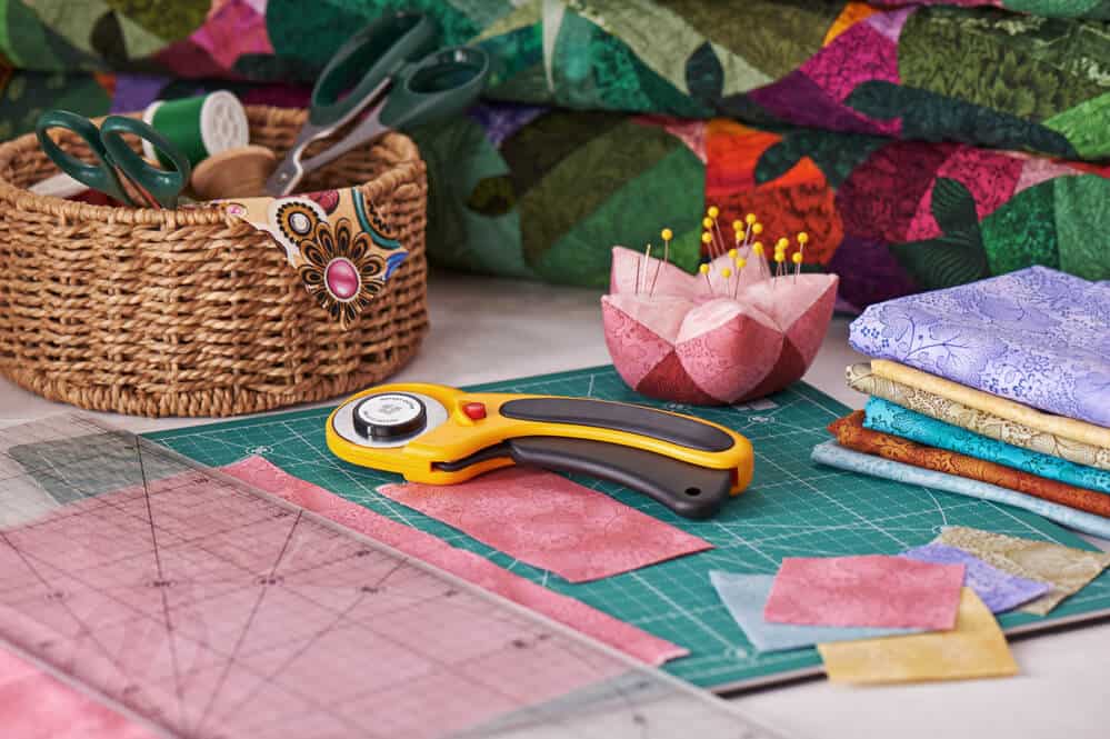 How To Sew a Fabric Basket With Handles - Rachel Bustin