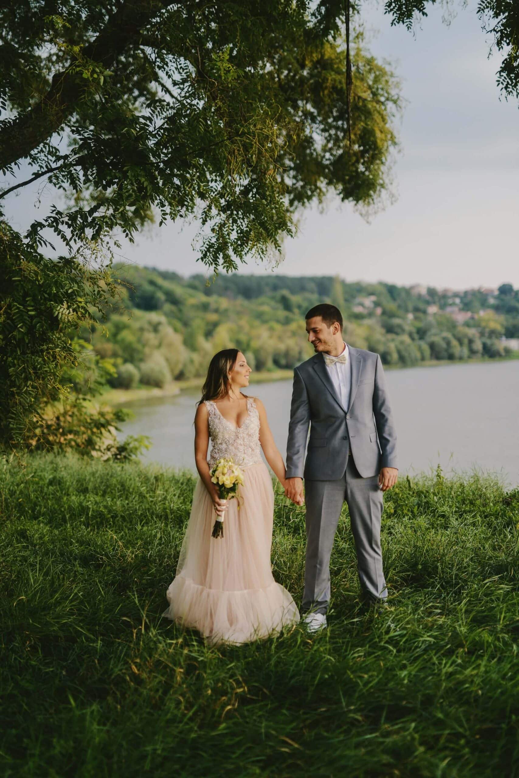 What Are The Benefits of Choosing a Local Wedding Venue? - Rachel Bustin